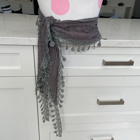 Hand Crafted Fabric Boho Scarf/Belt/Hair Tie w Cotton Lace Trim Grey Sz OS - Picture 6 of 7